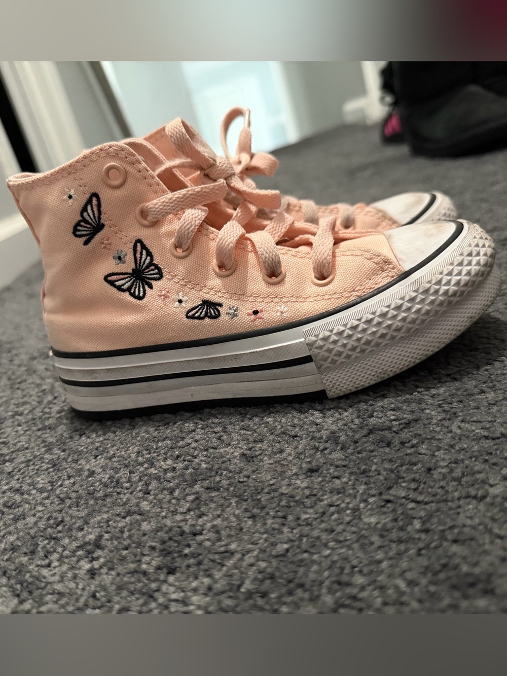 Kids High-Top Canvas Sneakers with Butterfly Embroidery - Peach